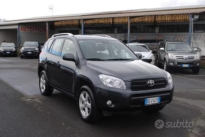 Usata Toyota RAV4 136 CV (100 kW) 2007 Nero SUV