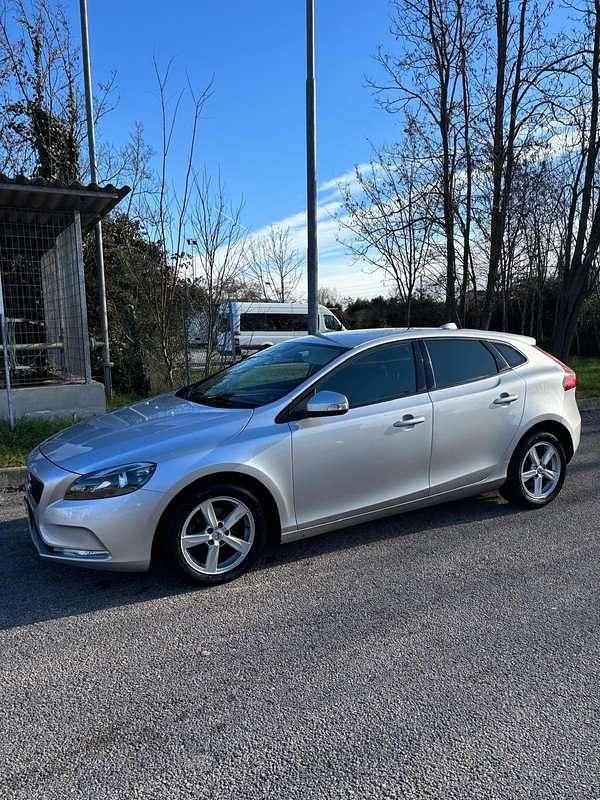 Usata Volvo V40 Business Edition 120 CV (88 kW) 2018 Berlina