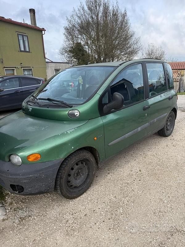 Usata Fiat Multipla 110 CV (80 kW) 2001 Marrone Monovolume