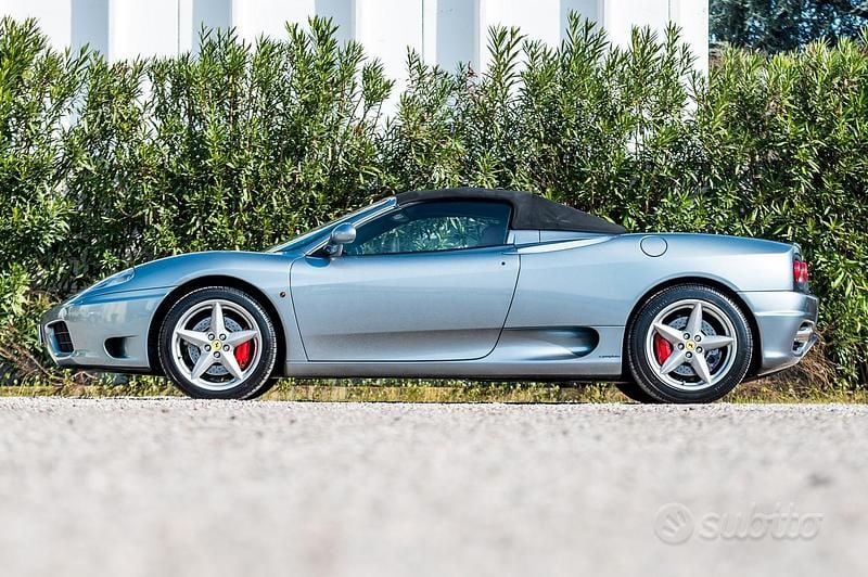 Usata Ferrari 360 400 CV (294 kW) 2005 Grigio Cabrio