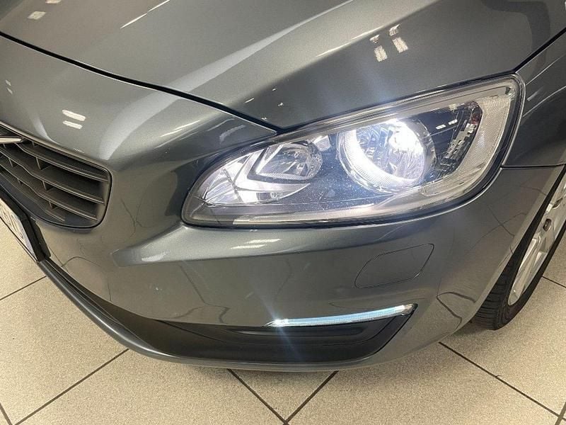 Usata Volvo V60 Business Edition 150 CV (110 kW) 2016 Grigio Station wagon