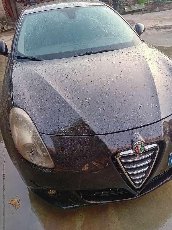 Nero Usata 2012 Alfa Romeo Giulietta Progression Berlina | 3000 € (Super prezzo) - Immagine 1/4
