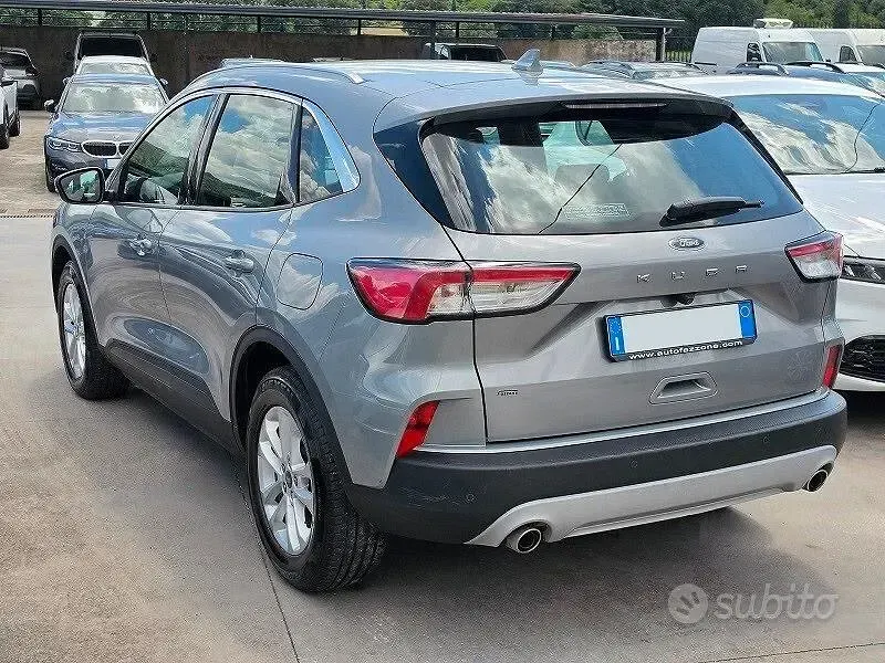 Usata Ford Kuga 120 CV (88 kW) 2021 Grigio SUV
