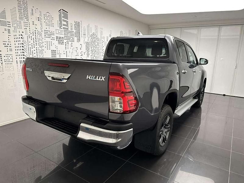Nuova Toyota HiLux Lounge 150 CV (110 kW) 2025 Grigio Pick-up