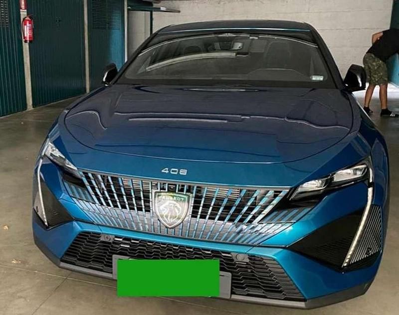 Usata Peugeot 408 GTi 150 CV (110 kW) 2023 Blu/azzurro Berlina