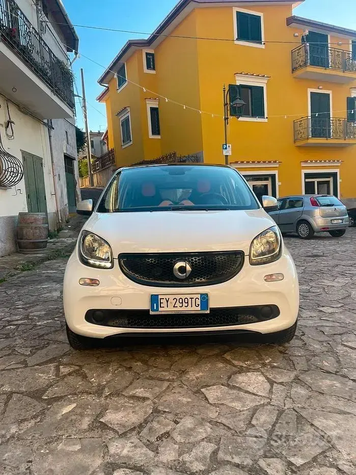 Usata Smart ForFour Passion 71 CV (52 kW) 2015 Bianco Utilitaria