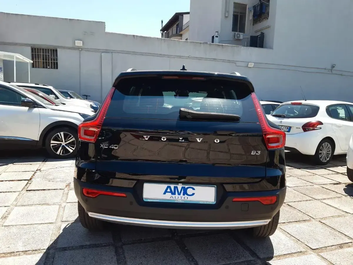 Usata Volvo XC40 Plus 163 CV (119 kW) 2024 Viola SUV