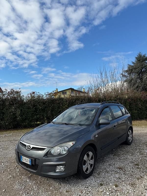 Usata Hyundai i30 Active 126 CV (92 kW) 2009 Grigio Berlina