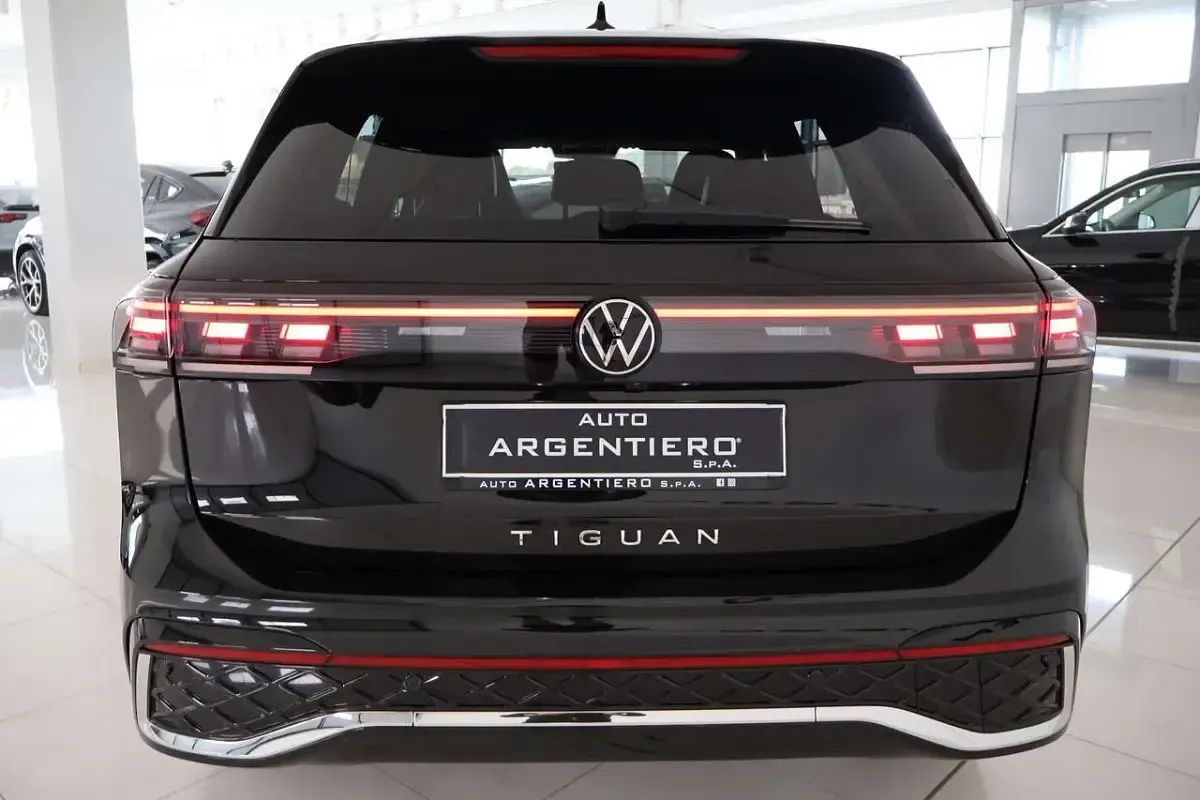 Occasion VW Tiguan R-line Plus 150 ch (110 kW) 2025 Noir SUV