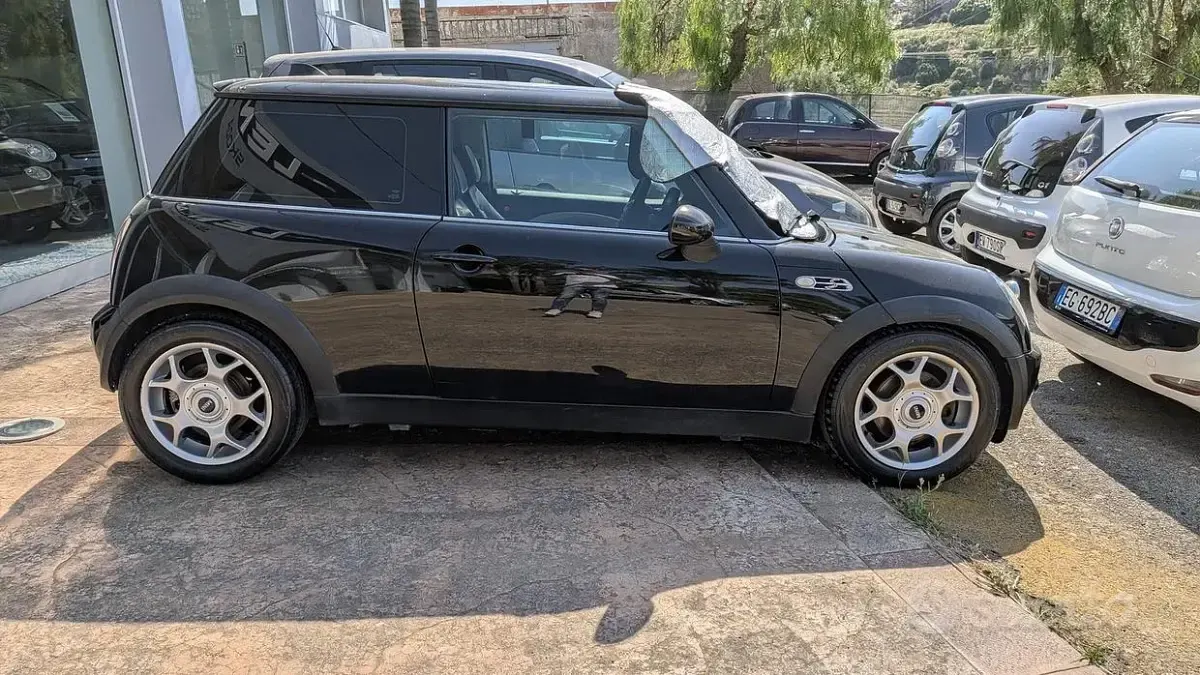 Usata Mini Cooper 116 CV (85 kW) 2003 Nero Utilitaria