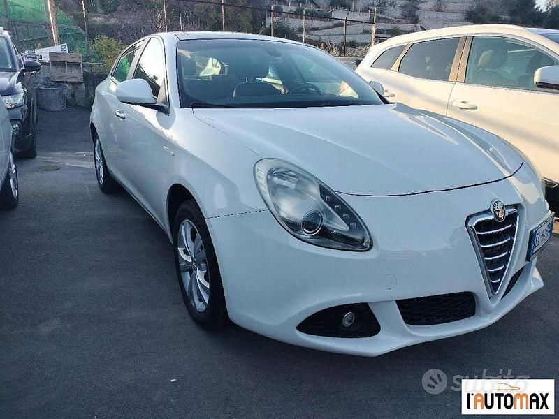 Usata Alfa Romeo Giulietta Progression 170 CV (125 kW) 2012 Bianco Utilitaria