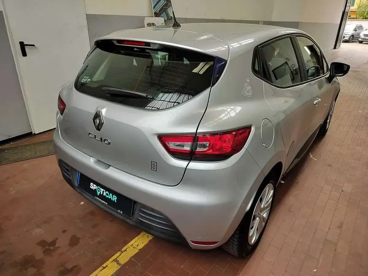 Usata Renault Clio IV Life 76 CV (55 kW) 2018 Argento Berlina