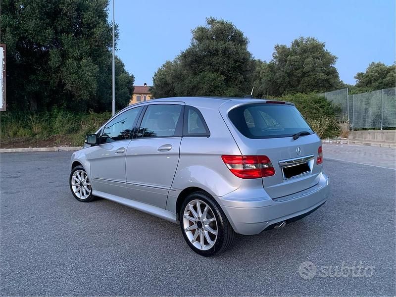 Usata Mercedes B180 109 CV (80 kW) 2010 Monovolume