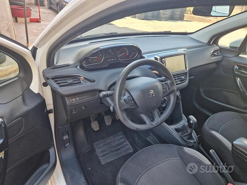 Usata Peugeot 208 82 CV (60 kW) 2016 Utilitaria