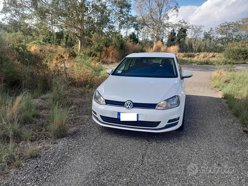 Bianco Usata 2014 VW Golf VII Tre volumi | 9700 € (Buon prezzo) - Immagine 1/4