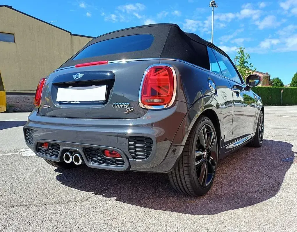 Usata Mini Cooper SD Cabriolet Hype 170 CV (125 kW) 2016 Grigio Cabrio