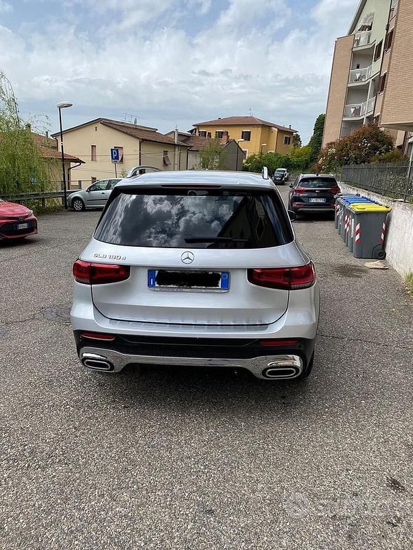 Usata Mercedes GLB180 Executive 136 CV (100 kW) 2020 Grigio SUV