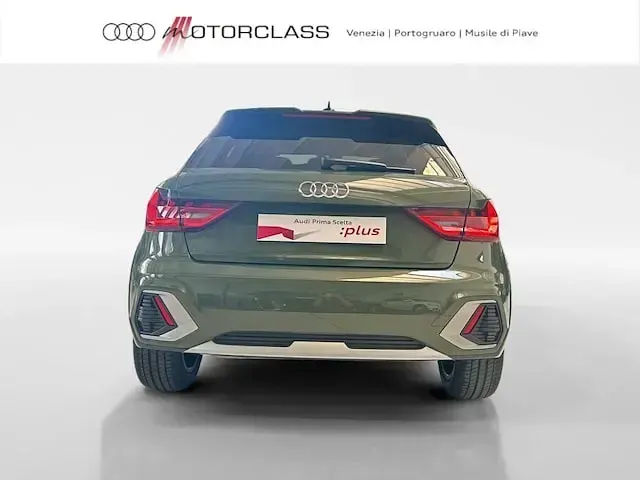 Usata Audi A1 Business 116 CV (85 kW) 2025 Verde metallizzato scuro SUV