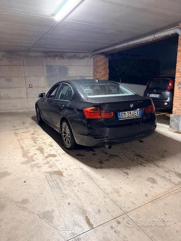 Usata BMW 316 Efficient Dynamics 190 CV (139 kW) 2012 Nero Berlina