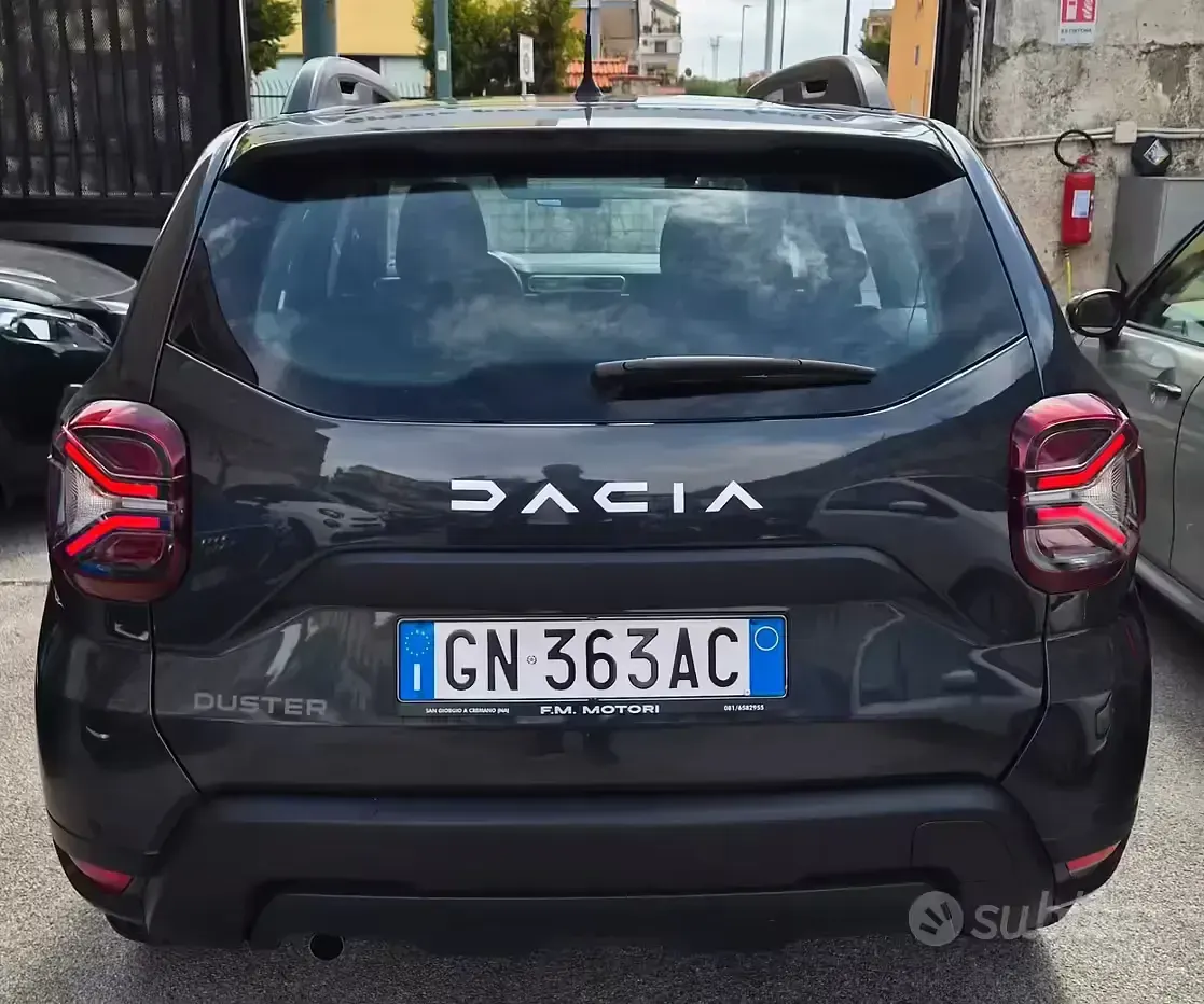 Usata Dacia Duster Prestige 101 CV (74 kW) 2023 Grigio SUV