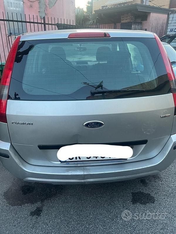 Usata Ford Fusion 67 CV (49 kW) 2005 Grigio Berlina