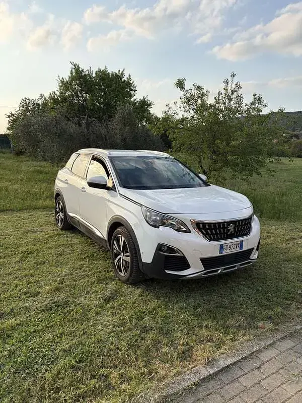 Usata Peugeot 3008 Allure 120 CV (88 kW) 2017 SUV