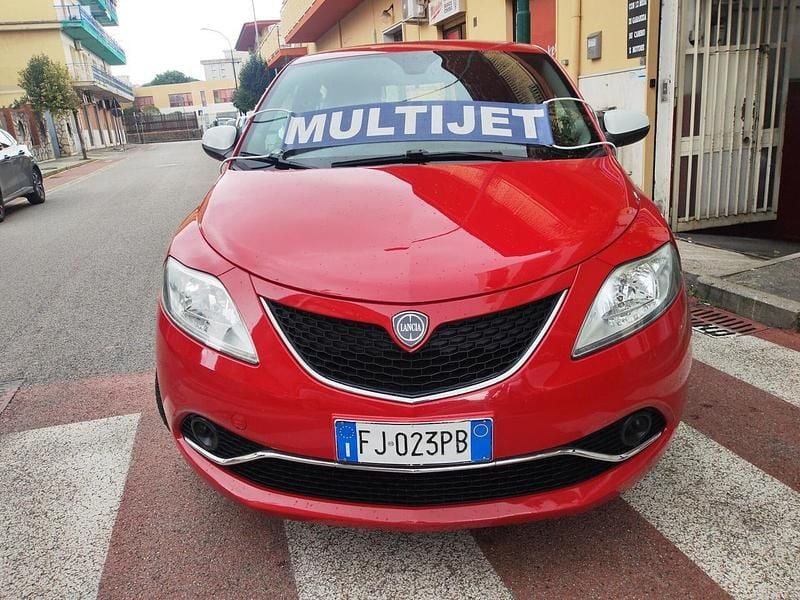 Usata Lancia Ypsilon 95 CV (69 kW) 2017 Rosso Utilitaria