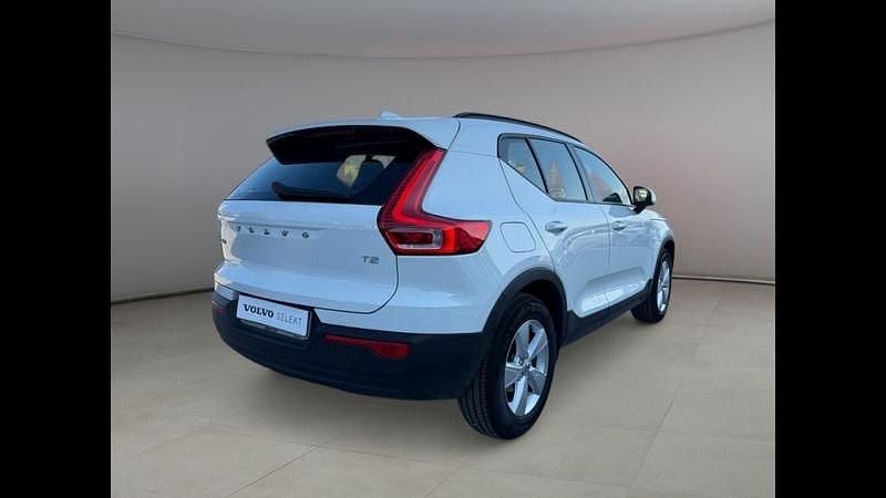 Usata Volvo XC40 Momentum 129 CV (94 kW) 2021 Bianco SUV