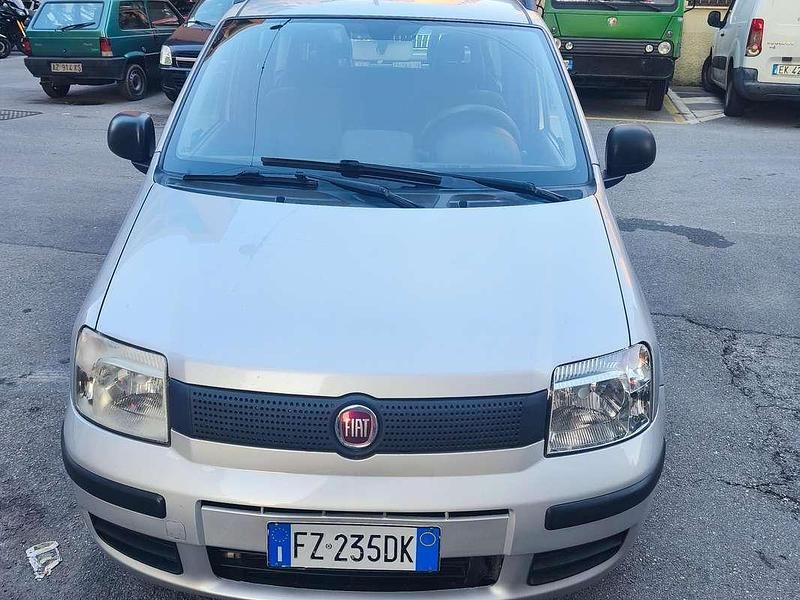 Usata Fiat Panda Dynamic 69 CV (50 kW) 2012 Argento Utilitaria
