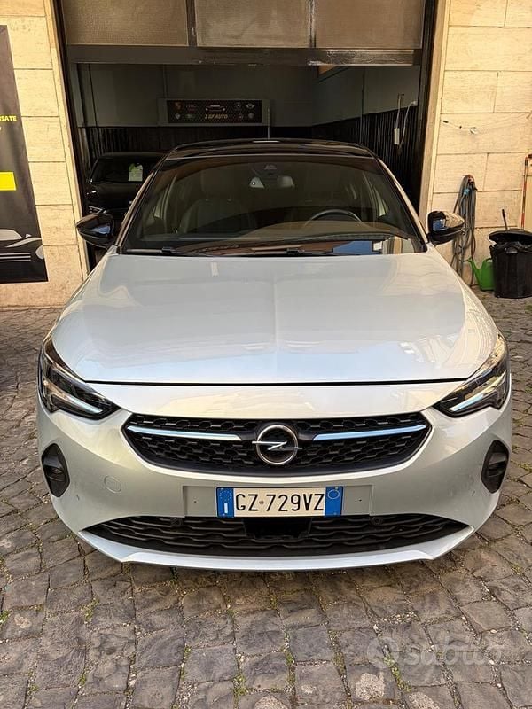 Usata Opel Corsa Design & Tech 100 CV (73 kW) 2023 Grigio Utilitaria