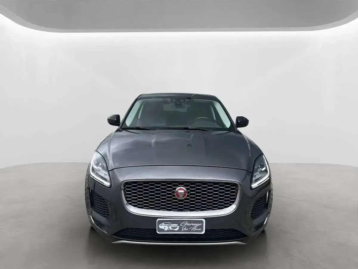 Usata Jaguar E-Pace R-Dynamic 150 CV (110 kW) 2019 Grigio metallizzato SUV