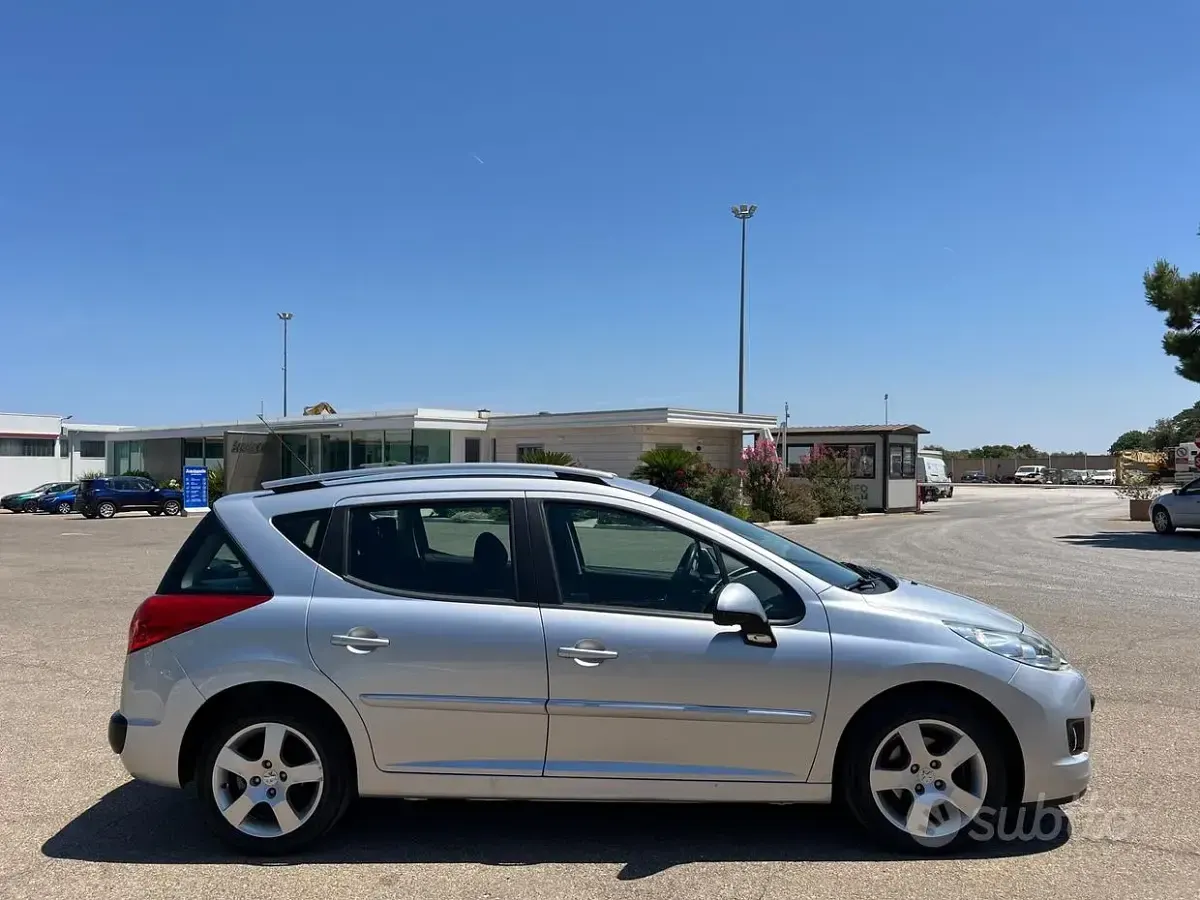 Usata Peugeot 207 Allure 92 CV (67 kW) 2011 Grigio Station wagon