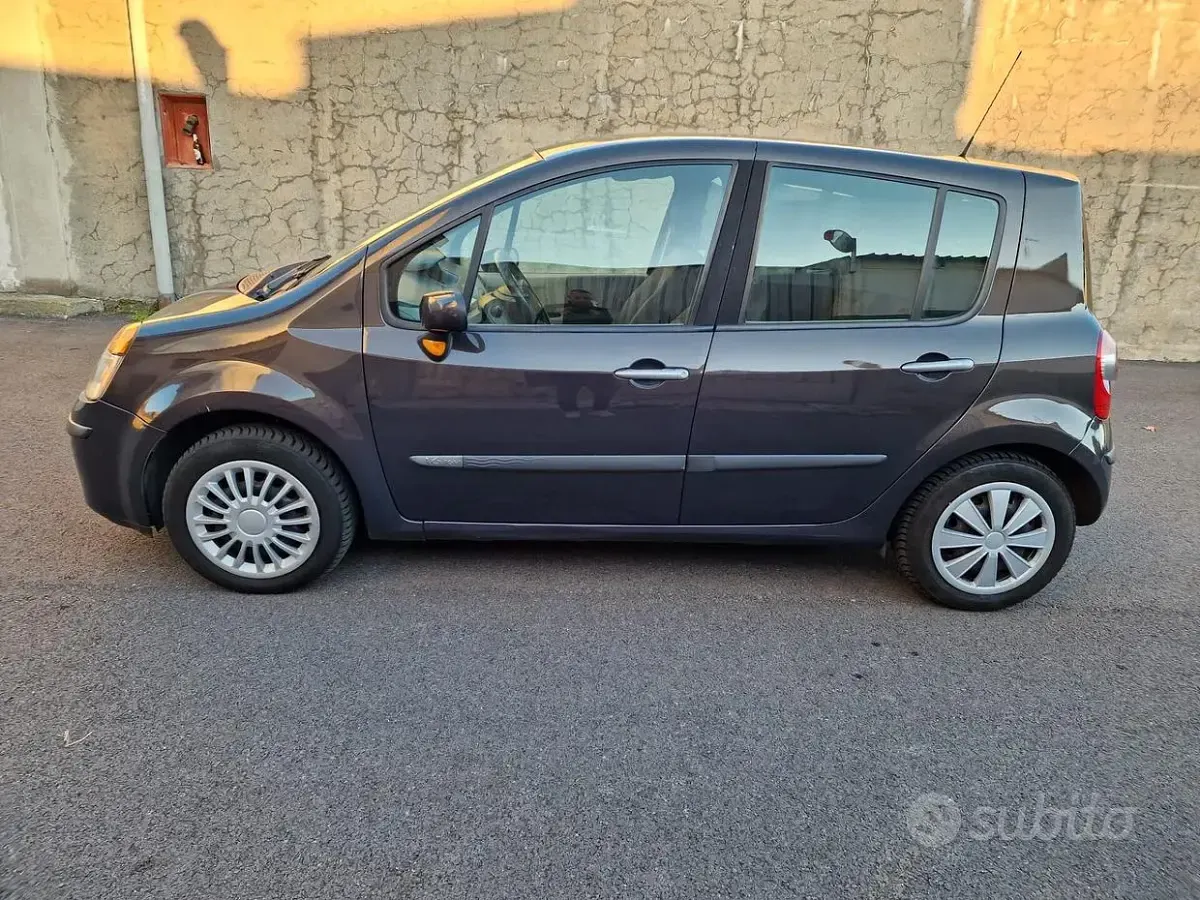 Usata Renault Modus Initiale 113 CV (83 kW) 2005 Marrone Monovolume
