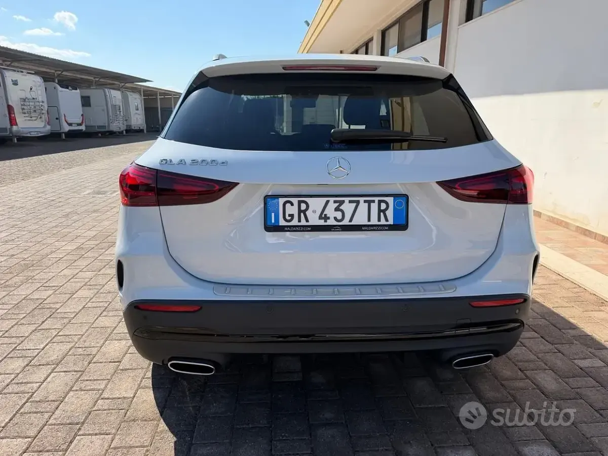 Usata Mercedes GLA200 AMG Line Premium Plus 150 CV (110 kW) 2024 Bianco SUV