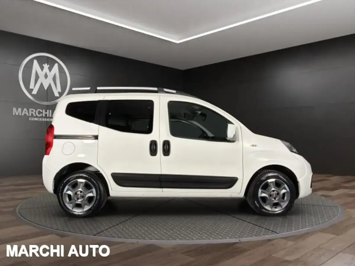 Usata Fiat Qubo Trekking 80 CV (58 kW) 2019 Bianco pastello Monovolume