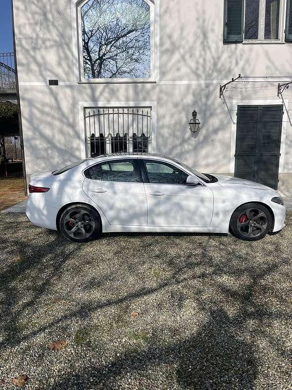 Usata Alfa Romeo Giulia Lusso 190 CV (139 kW) 2020 Berlina