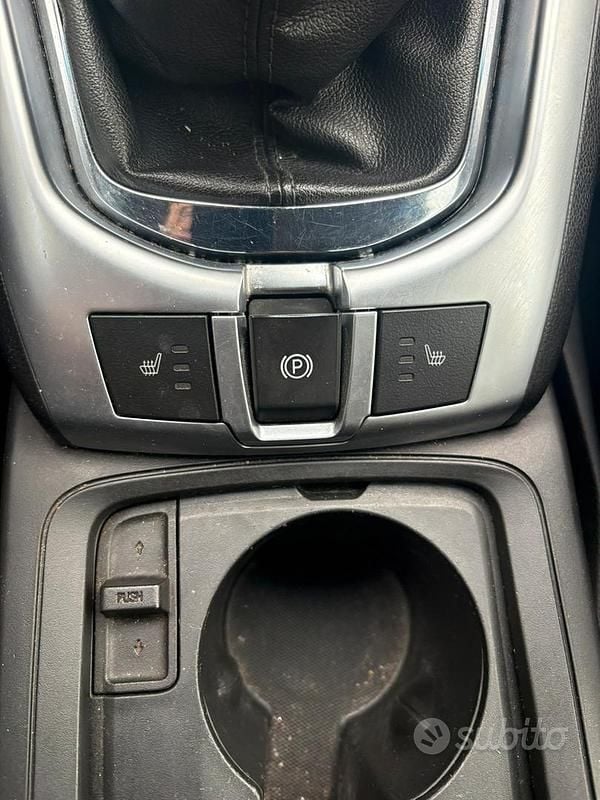 Usata Opel Antara 184 CV (135 kW) 2010 Grigio SUV