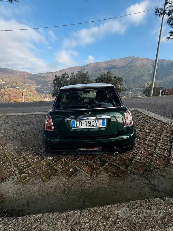 Usata Mini Cooper D 112 CV (82 kW) 2010 Verde Utilitaria