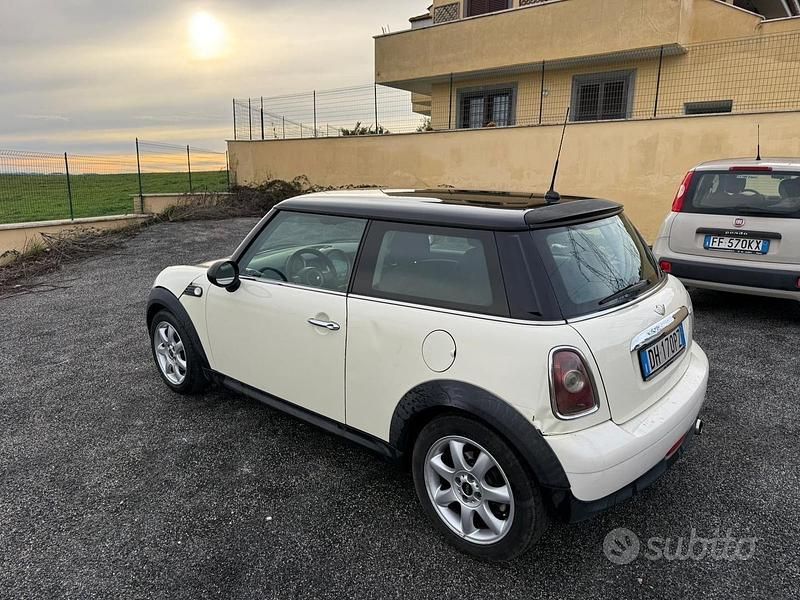 Usata Mini Cooper Clubman Pepper 95 CV (69 kW) 2009 Bianco Station wagon