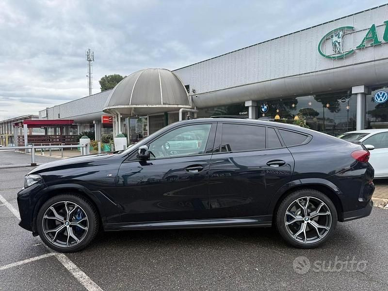Usata BMW X6 M Sport 333 CV (244 kW) 2021 Blu/azzurro SUV