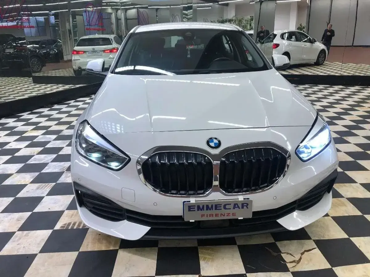 Usata BMW 118 Advantage 150 CV (110 kW) 2020 Bianco Utilitaria