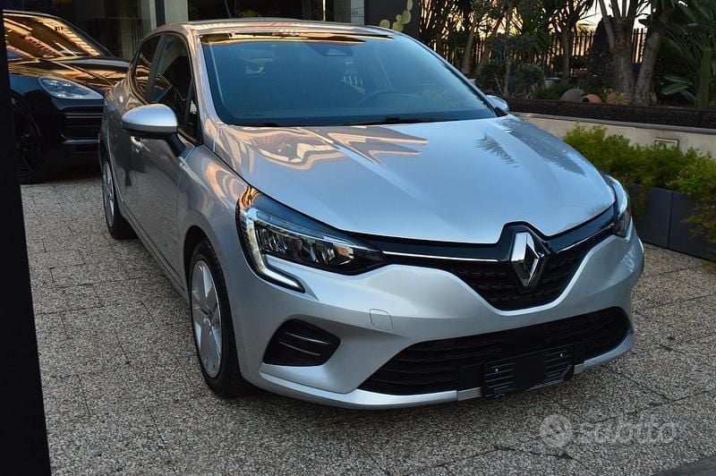 Usata Renault Clio V Business 100 CV (73 kW) 2021 Grigio Berlina