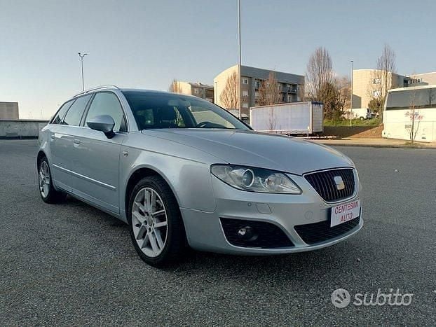 Usado Seat Exeo 142 CV (104 kW) 2011 Gris Familiar