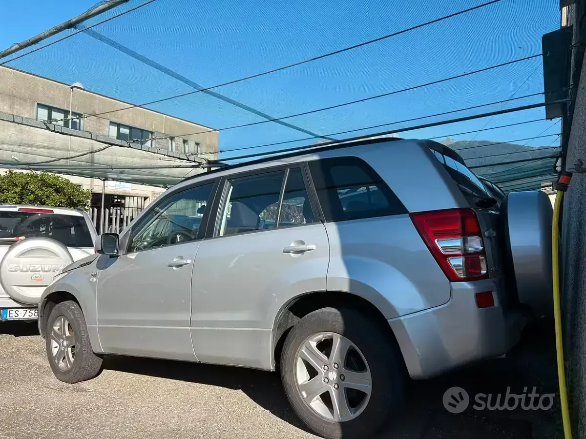 Usata Suzuki Grand Vitara 129 CV (94 kW) 2007 Grigio SUV