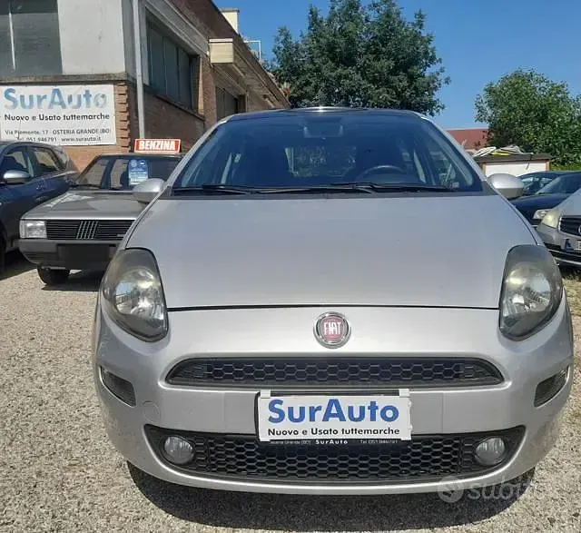 Usata Fiat Punto Lounge 77 CV (56 kW) 2012 Grigio Utilitaria