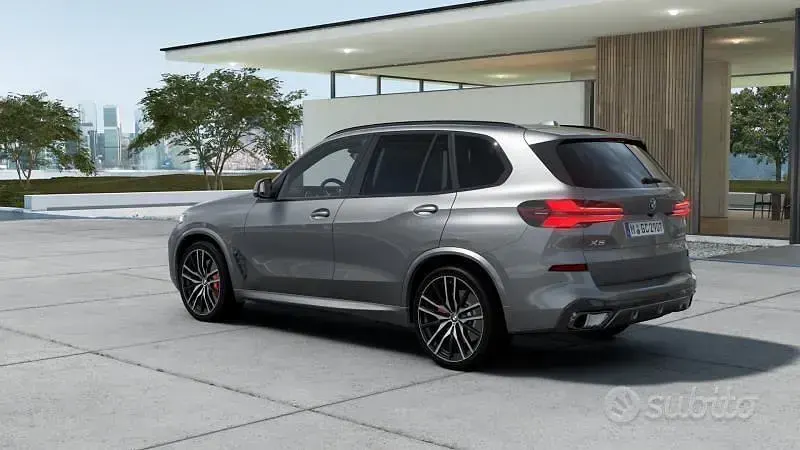 Nuova BMW X5 M Sport 298 CV (219 kW) 2026 Grigio SUV