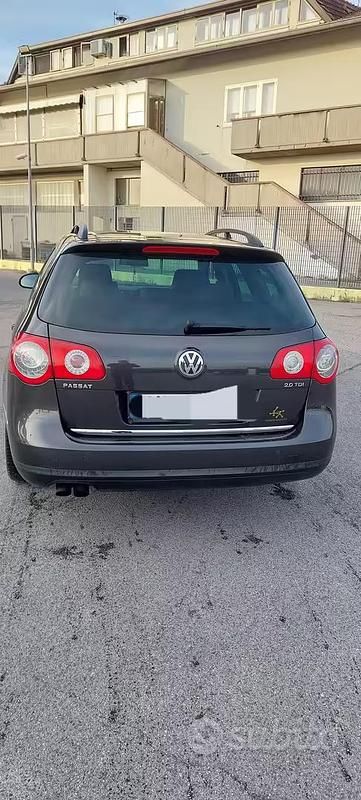 Usata VW Passat Trendline 140 CV (102 kW) 2005 Nero Station wagon