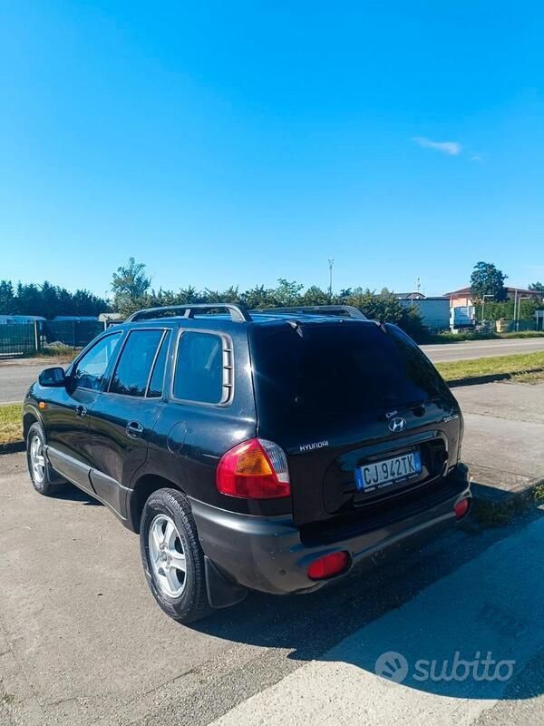 Usata Hyundai Santa Fe 112 CV (82 kW) 2003 Nero SUV