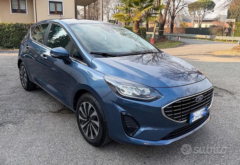 Usata Ford Fiesta 75 CV (55 kW) 2023 Grigio Berlina