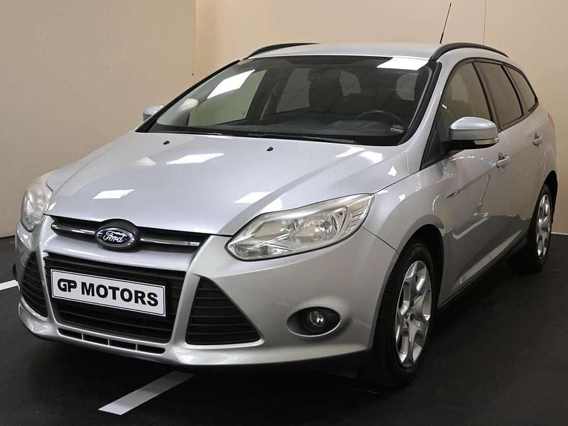 Usata Ford Focus 120 CV (88 kW) 2013 Grigio Station wagon